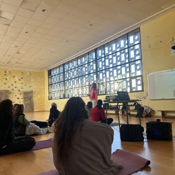 TALLER DE MEDITACIÓ COM A EINA DE BENESTAR A PROFESSORAT DE L'INSTITUT CAL·LÍPOLIS DE TARRAGONA A CÀRREC DE M ROCA GUERRI TALLER DE MEDITACIÓ COM A EINA DE BENESTAR A PROFESSORAT DE L'INSTITUT CAL·LÍPOLIS DE TARRAGONA A CÀRREC DE M ROCA GUERRI